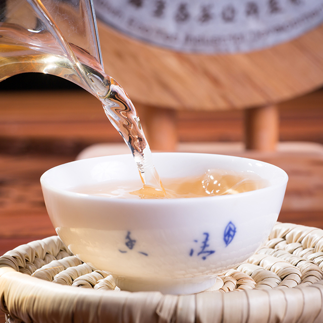 源升.云南七子饼2007年产陈年普洱生茶野生大树茶400g/饼