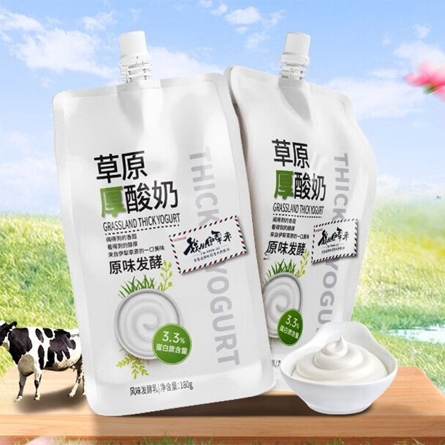 新疆伊犁草原厚酸奶